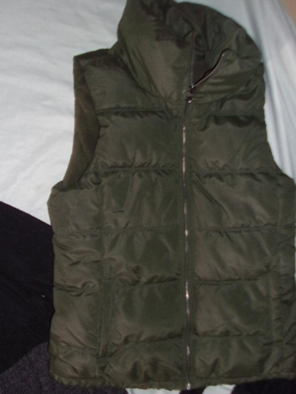 size small womens outdoor wear vest gorpcore green puffer